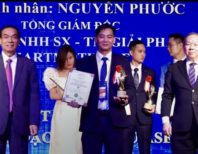 CHẾ PHẨM SINH HỌC SMART MOTHER EM: VÌ NỀN NÔNG NGHIỆP PHÁT TRIỂN BỀN VỮNG TẠI BẢO LỘC NÓI RIÊNG, CẢ NƯỚC NÓI CHUNG 1